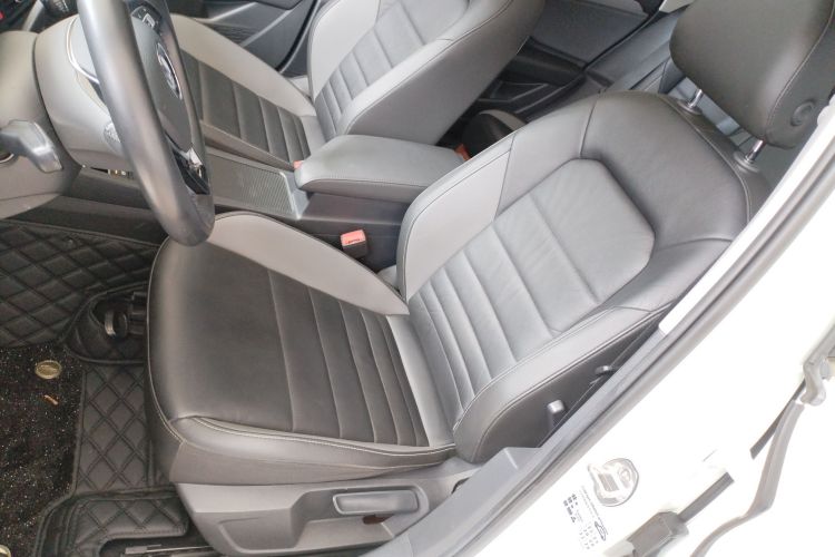 大众 速腾 2021款 200TSI 手动超越版中控内饰19