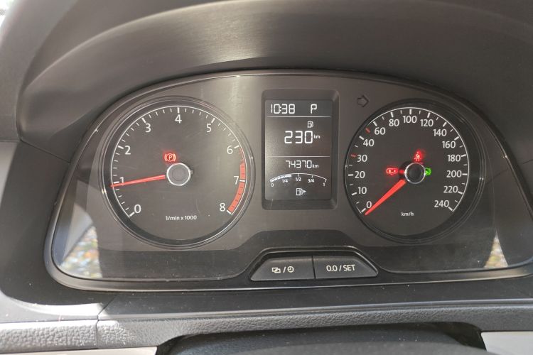 大众 朗逸 2017款 1.6L 自动风尚版中控内饰15