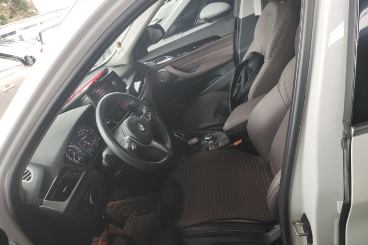 宝马X1 2022款 sDrive25Li 领先型中控内饰19