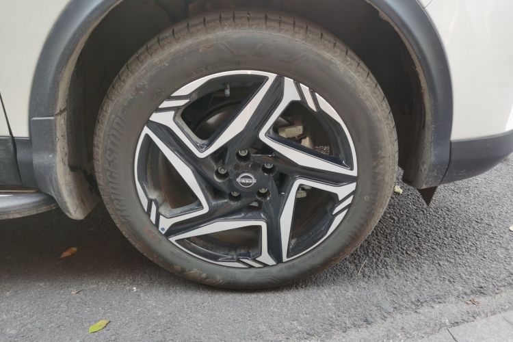 日产 逍客 2025款 荣誉 2.0L CVT XV+领先版车身外观10