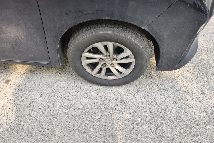 BAW北汽制造 锐胜王牌M7 2023款 2.0L 长轴行政版 9座车身外观10