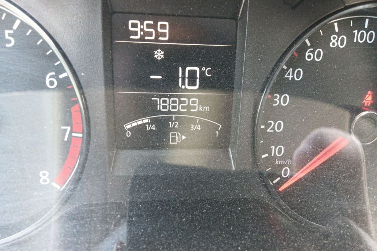 大众 Polo 2016款 1.4L 手动风尚型中控内饰15