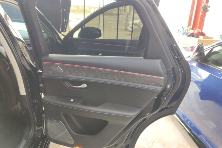 鸿蒙智行 问界M5 2022款 增程四驱性能版中控内饰45