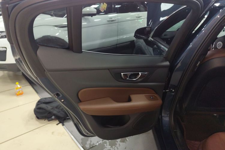 沃尔沃S60 2022款 B4 智逸豪华版中控内饰7008