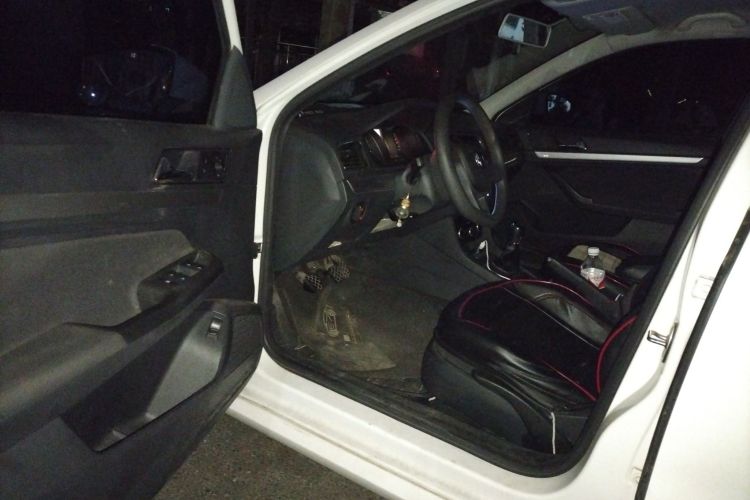 大众 朗逸 2015款 1.6L 手动风尚版中控内饰20