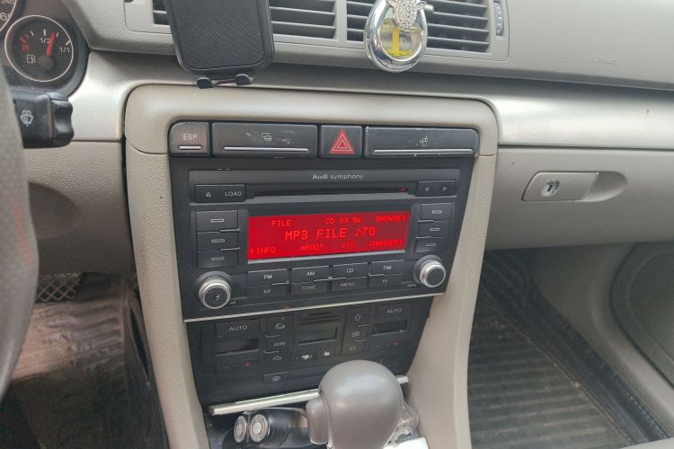 奥迪A4 2008款 1.8T 自动舒适型中控内饰16