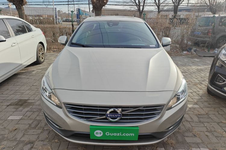 沃尔沃S60 2018款 S60L T3 智进版车身外观6001