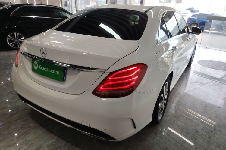 奔驰C级 2017款 改款 C 180 L 时尚型运动版车身外观7