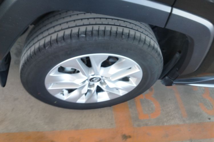 丰田 威兰达 2022款 改款 2.0L CVT两驱领先版车身外观6008