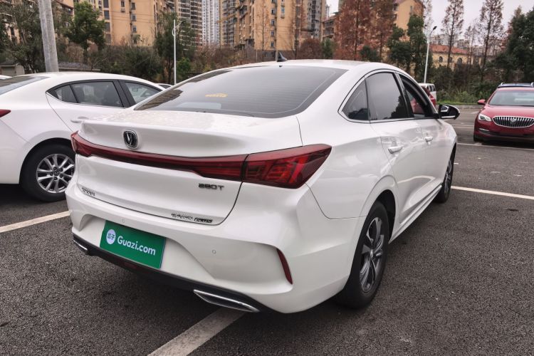 长安 逸动 2024款 PLUS 蓝鲸NE 1.4T GDI DCT高能版车身外观7