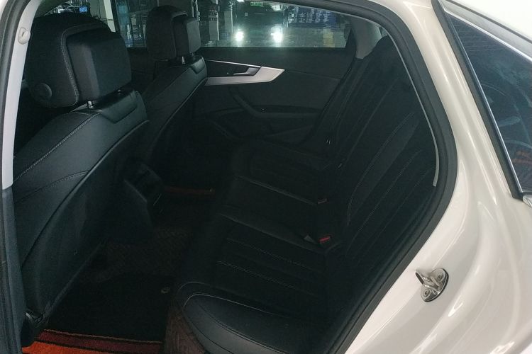 奥迪A4L 2022款 40 TFSI 时尚动感型中控内饰7004