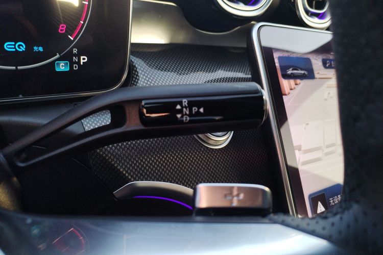 奔驰C级 2022款 C 260 L 运动版中控内饰18