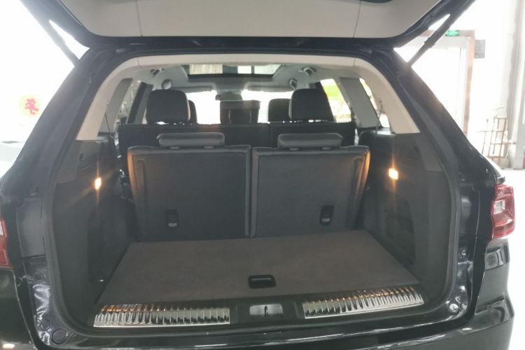 红旗HS7 2021款 2.0T DCT两驱智联旗畅版机舱底盘23