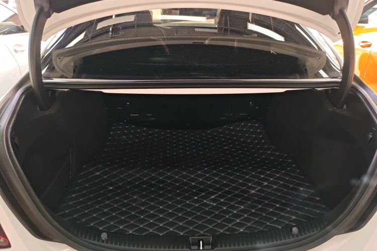 奔驰C级 2019款 C 260 运动版局部细节23