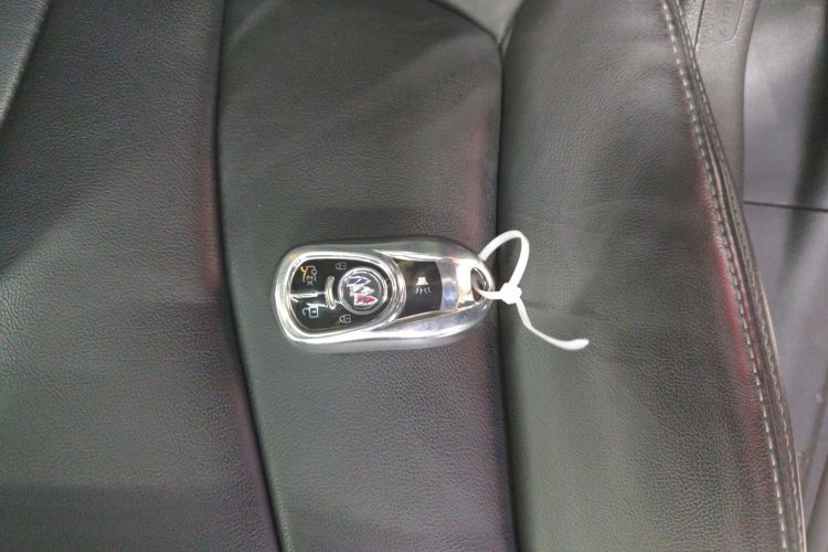 别克 君越 2021款 552T 豪华型中控内饰11