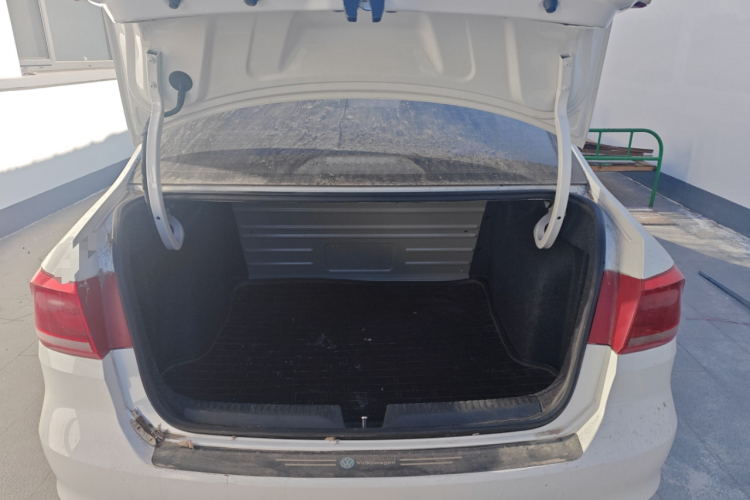 大众 桑塔纳 2015款 1.6L 手动风尚版中控内饰23