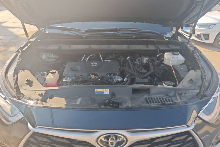 丰田 汉兰达 2024款 2.5L智能电混双擎两驱精英版 5座局部细节24