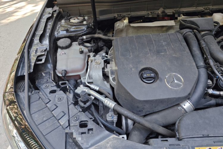 奔驰GLB 2021款 GLB 200 时尚型局部细节9006