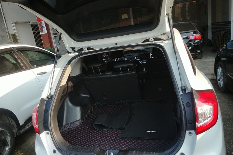 本田 杰德 2013款 1.8L 自动舒适版 5座机舱底盘23