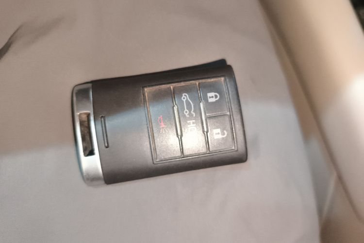 凯迪拉克XTS 2014款 28T 舒适型中控内饰11