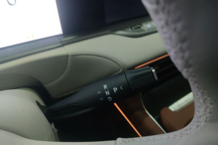 岚图汽车 岚图FREE 2024款 超长续航智驾版中控内饰18