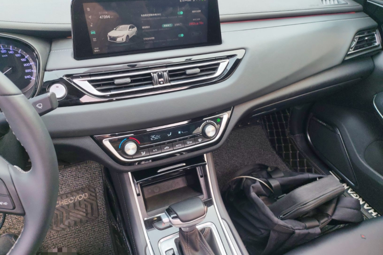 长安 锐程CC 2022款 蓝鲸版 1.5T DCT豪华型中控内饰16