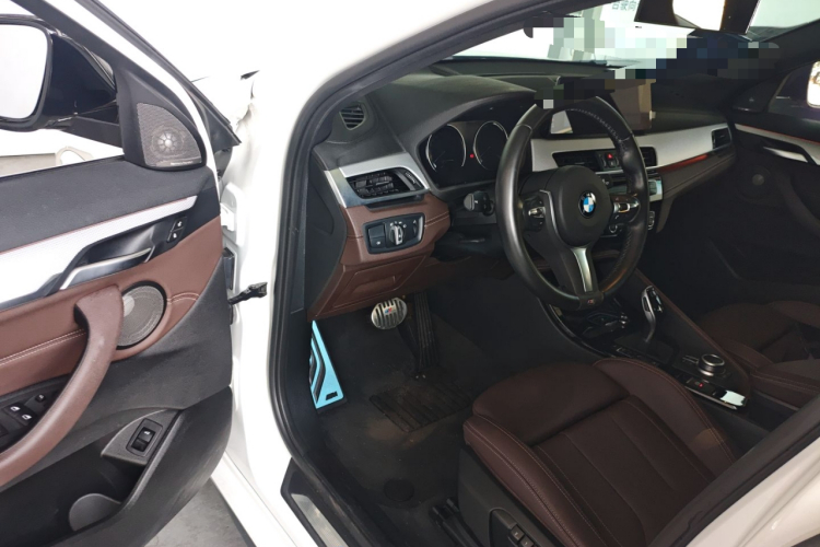 宝马X2 2020款 xDrive25i M运动套装中控内饰20