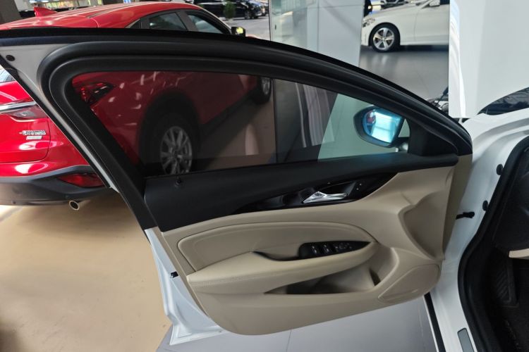 别克 君威 2020款 552T 精英型中控内饰7007