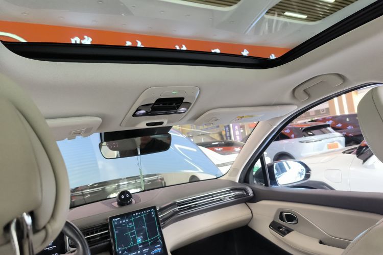 蔚来ES8 2018款 创始版中控内饰22