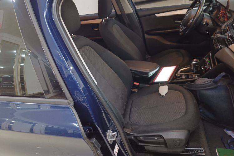 宝马2系旅行车 2016款 218i 时尚型局部细节41