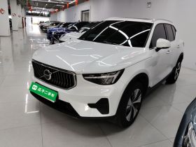 沃尔沃XC40 2024款 B3 智远豪华版