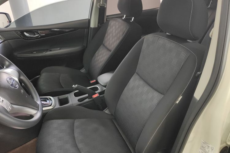 日产 骐达TIIDA 2021款 1.6L CVT酷动版中控内饰19