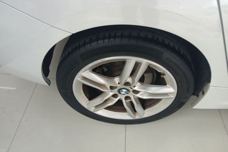 宝马1系 2022款 120i M运动曜夜版车身外观6008