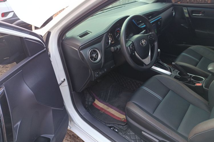 丰田 雷凌 2018款 185T CVT尊贵版 国V中控内饰20