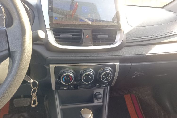 丰田 威驰 2019款 1.5L CVT创行版中控内饰16