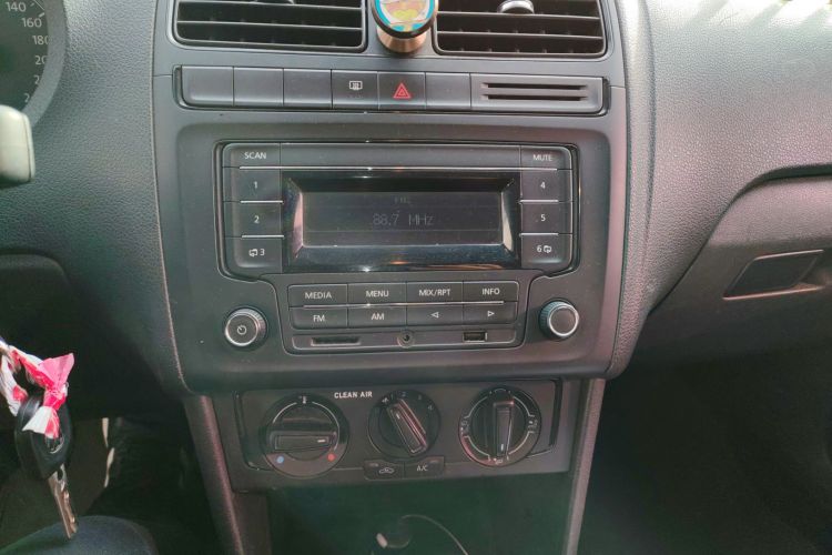 大众 Polo 2016款 1.4L 手动风尚型中控内饰16