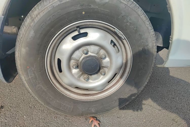 江铃福顺 2023款 2.0T 手动短轴低顶商运型多功能乘用车6座 双开尾门车身外观10