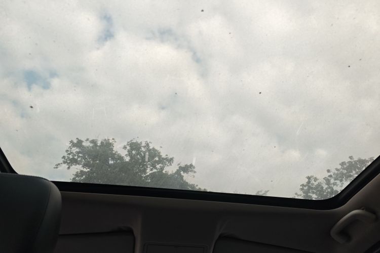 路虎 发现神行 2016款 2.0T SE局部细节22