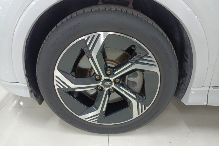 奥迪Q4 e-tron 2024款 40 e-tron 创境版车身外观6007