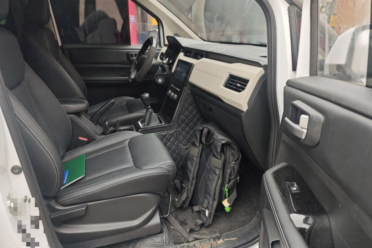 五菱汽车 五菱征程 2021款 1.5T 手动豪华型局部细节9005