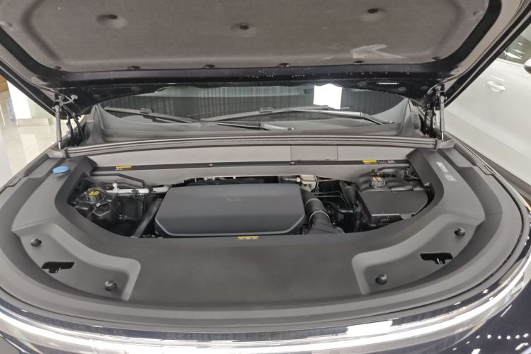 理想汽车 理想L8 2023款 Pro机舱底盘24