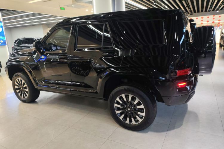 坦克700新能源 2024款 Hi4-T 极境版车身外观4