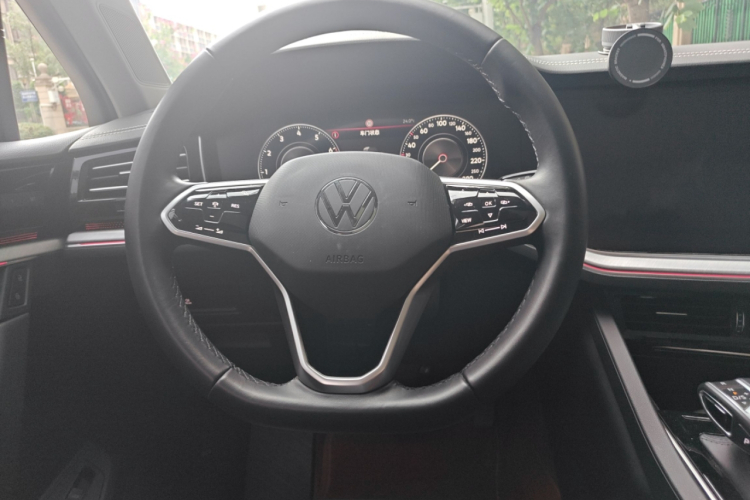 大众 途锐 2022款 3.0TSI 锐享版 曜黑运动套装局部细节13