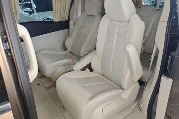 别克GL8 2023款 陆上公务舱 智享型中控内饰7004