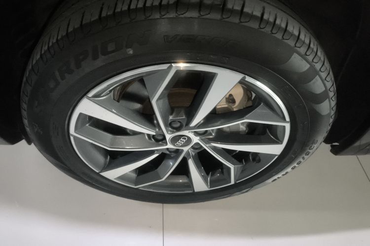 奥迪Q5L 2023款 40T 豪华动感型车身外观6007