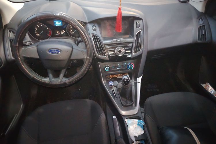 福特 福克斯 2017款 两厢 1.6L 手动舒适型智行版中控内饰7002