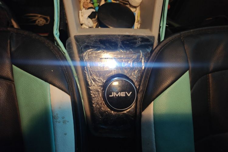 江铃集团新能源 易至EV2 2024款 201km 舒适型中控内饰18