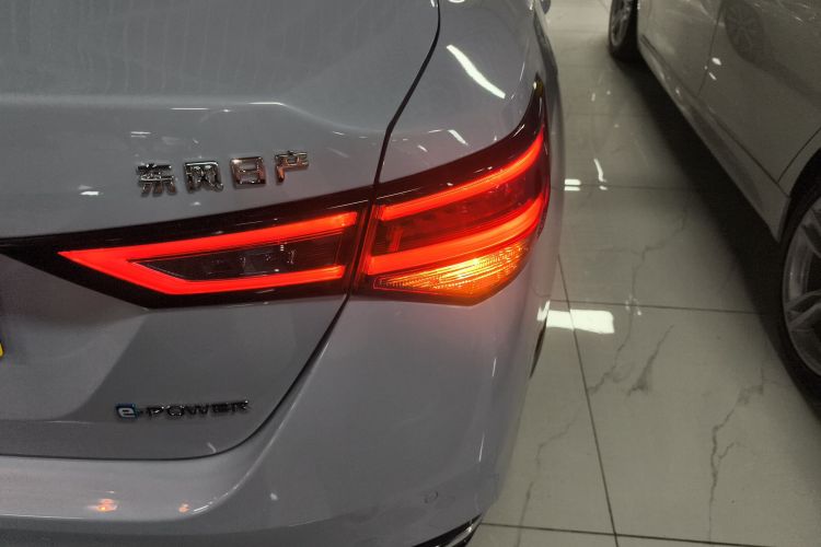 日产 轩逸 2023款 超混电驱 超豪华Ultra车身外观6006