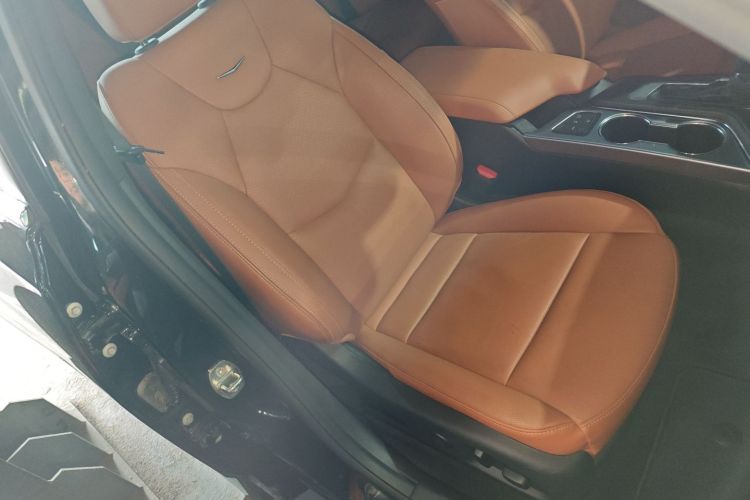 凯迪拉克CT4 2021款 28T 豪华型局部细节41