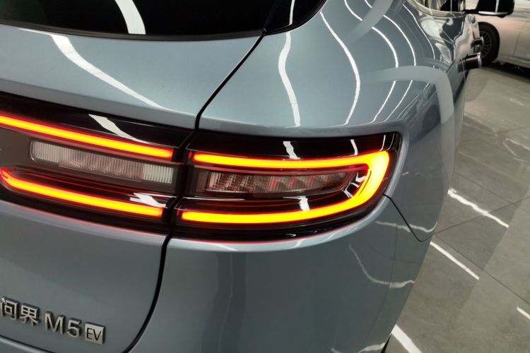 鸿蒙智行 问界M5 2022款 纯电后驱标准版车身外观6006